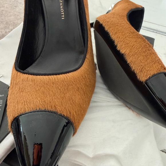 Giuseppe Zanotti Camel and Black Pumps - Picture 2 of 2